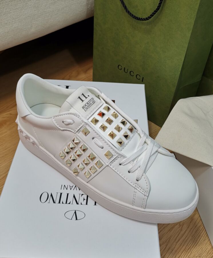 Valen.tino Unisex Rockstud Untitled Studded Sneakers White