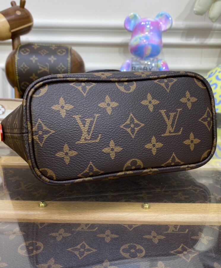 L.*V Neverfull BB M46705 Brown