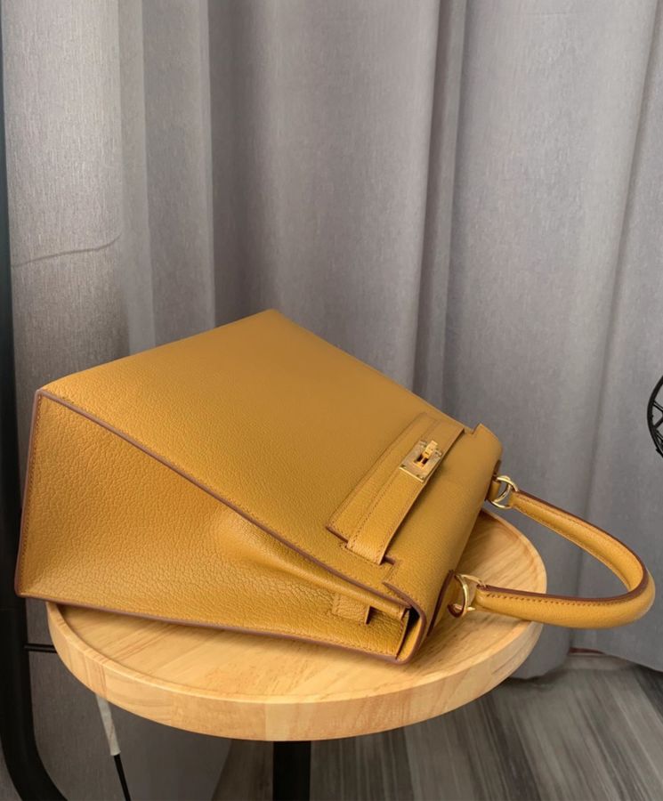 Her..mes Kelly Bag 28 Togo Leather Apricot