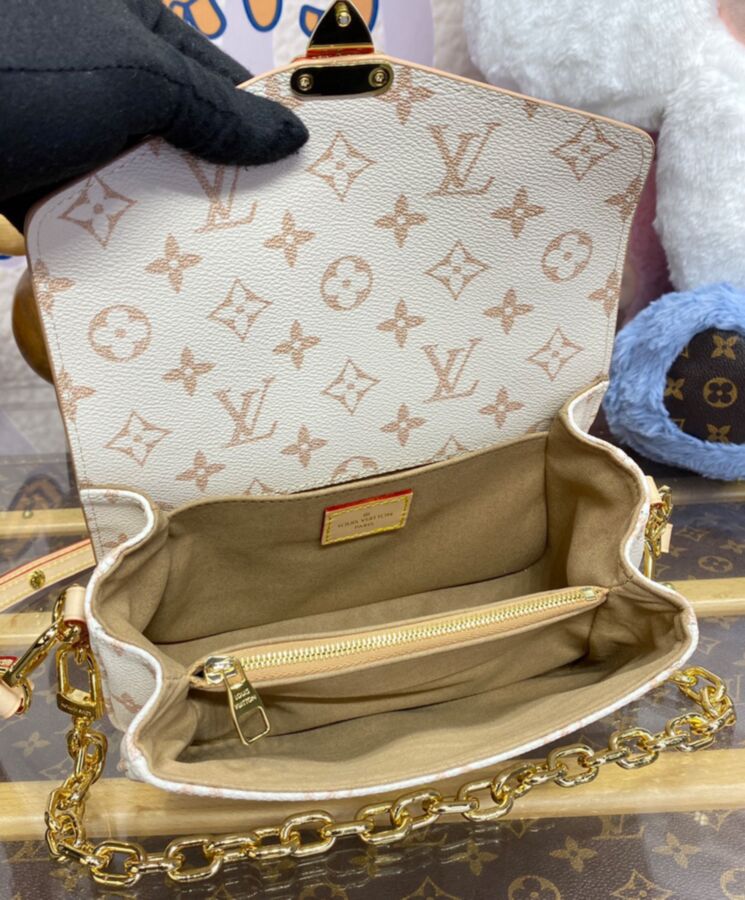 L.*V Pochette Metis East West M46914 Cream