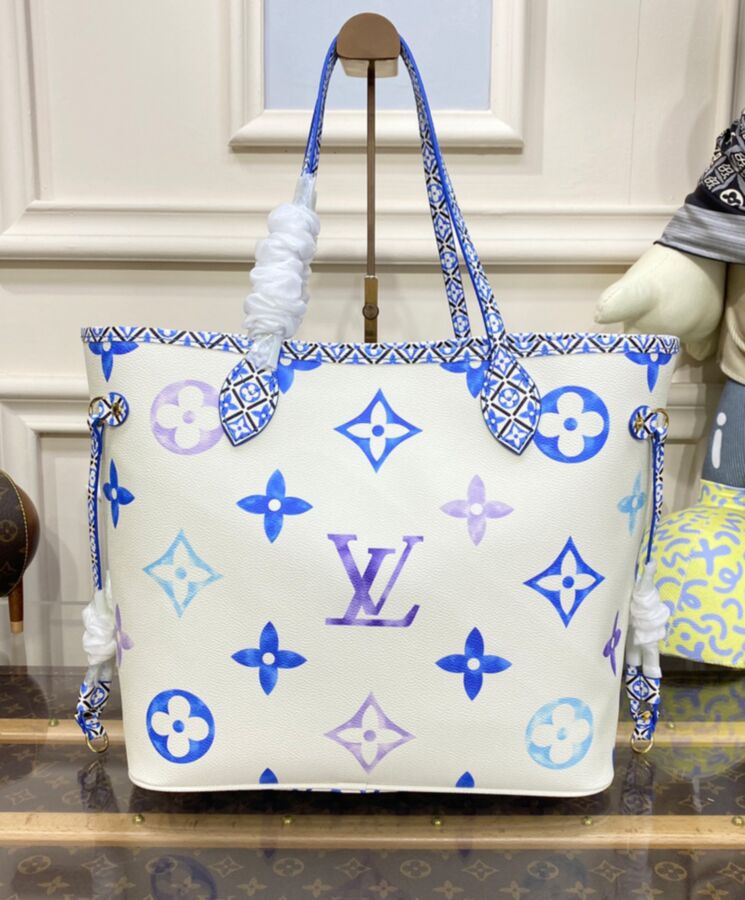 L.*V Neverfull, Neverfull MM tote, Monogram Canvas, Summer-Ready Tote, Giant Monogram pattern