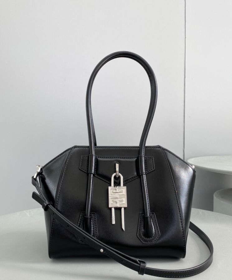 Given.*chy Mini Antigona, Calfskin Crossbody Bag, 4G LOGO Padlock, Luxury Handbag