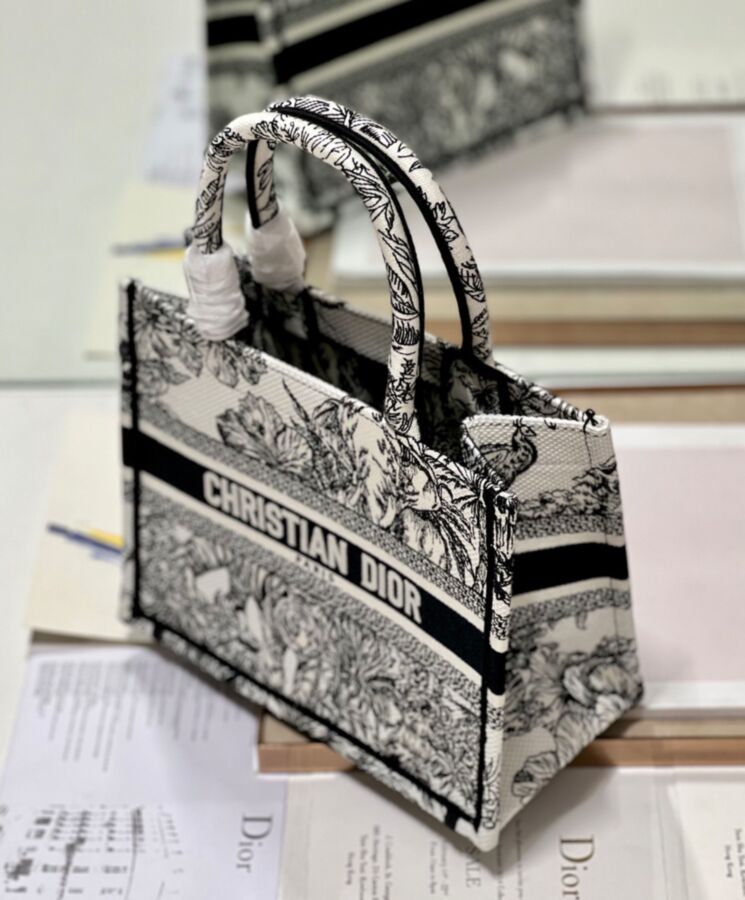 Di.ar Small Book Tote, Luxury Designer Handbag, Di.ar Paris Signature, Maria Grazia Chiuri, Voyage Jouy Print