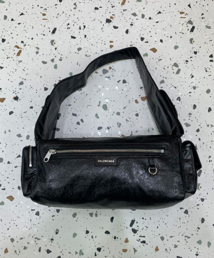 Balen.ciaga Superbusy XS Sling Bag Black