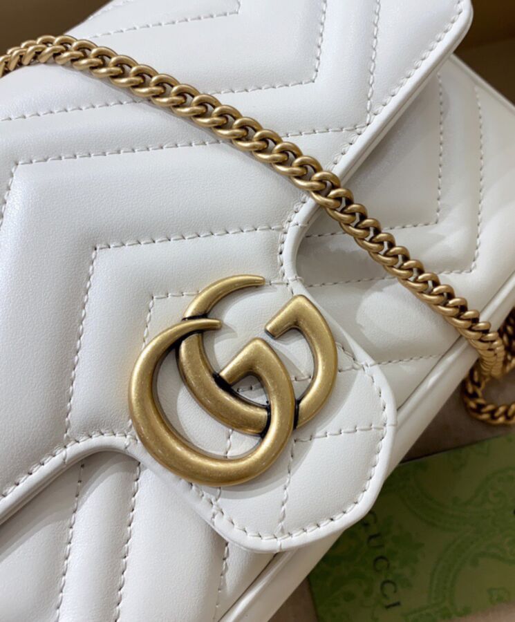 G.U.C.C GG Marmont, Matelasse Chevron Leather, Mini Bag, Detachable Card Case, Antique Gold-toned Hardware