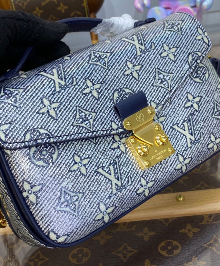 L.*V Pochette, Luxury Handbag, Monoglam Canvas, iPhone 14 Handbag, Pochette Metis East West, M22834 Blue