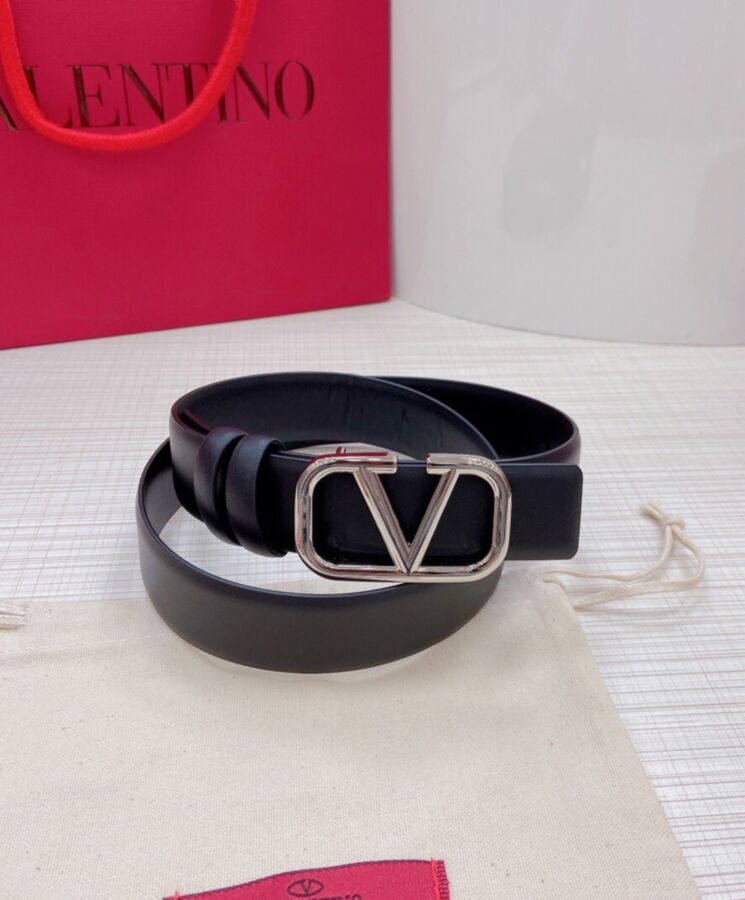 Valen.tino Vlogo Signature Calfskin Belt Black