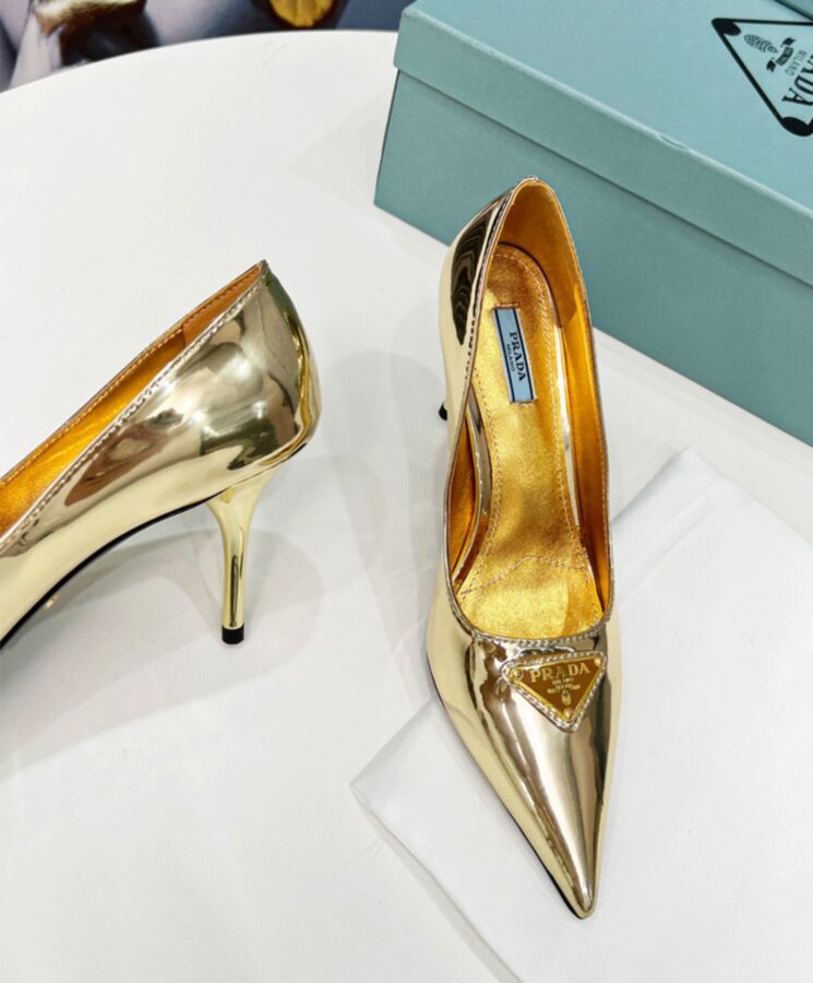 Pra.-da Women’s Metallic Leather Pumps Golden