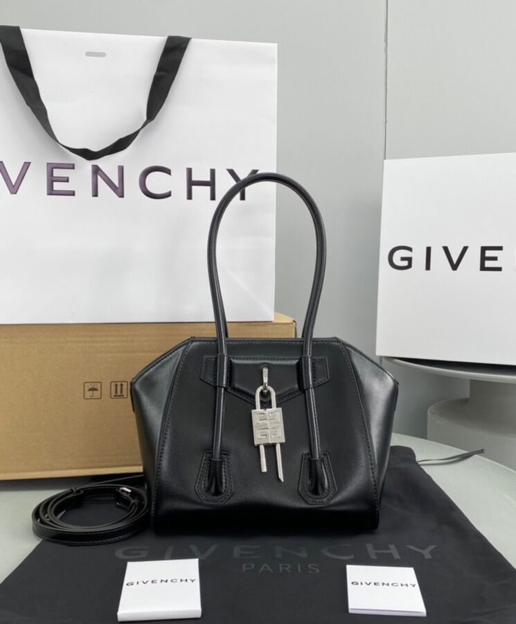 Given.*chy Mini Antigona, Calfskin Crossbody Bag, 4G LOGO Padlock, Luxury Handbag