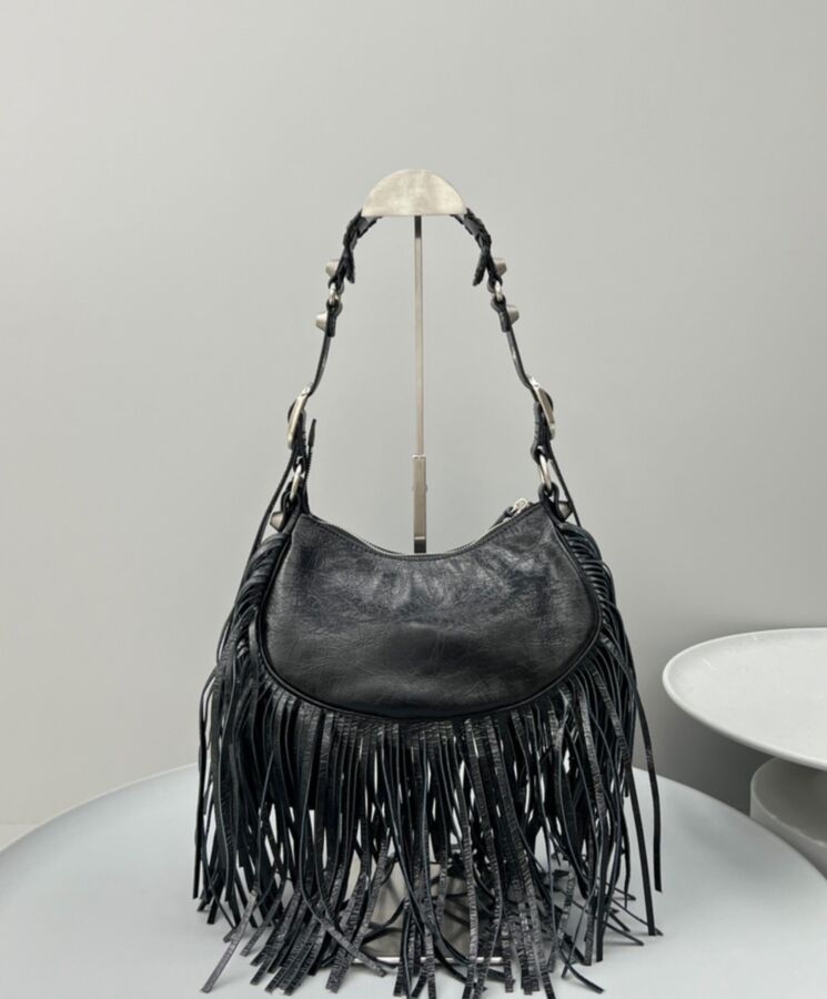 Balen.ciaga Le Cagole Fringed Shoulder Bag Black