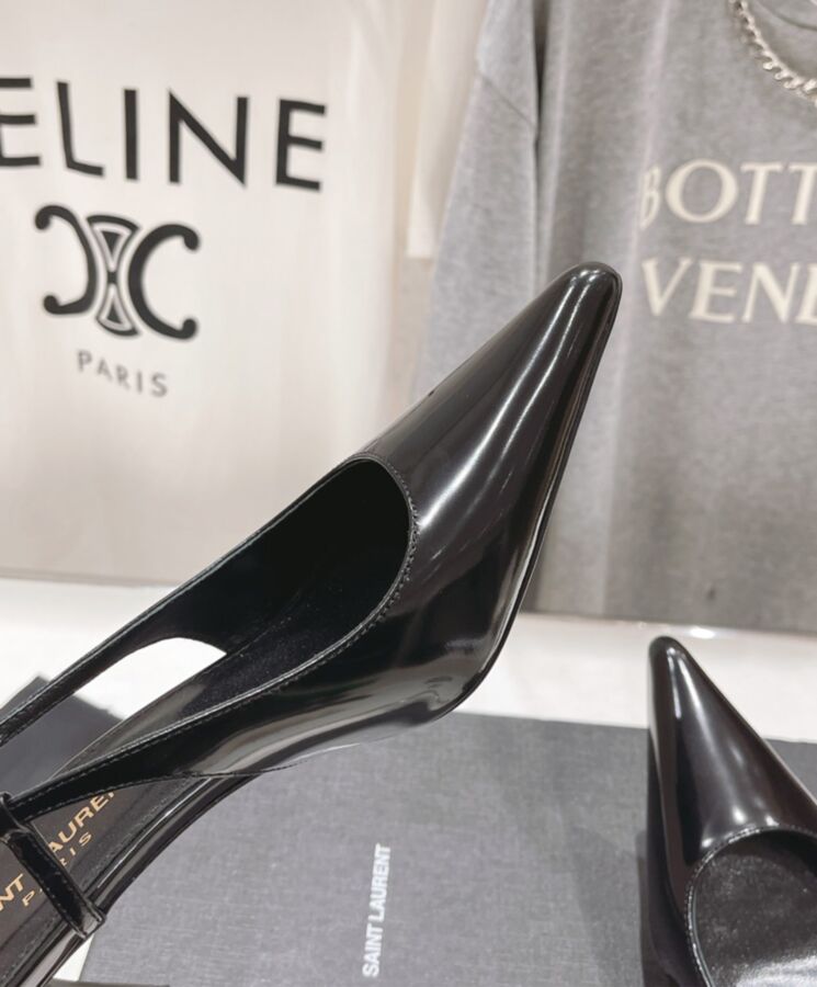 Saint.Lau.rent Women’s Vendome Slingback Pumps In Glazed Leather Black