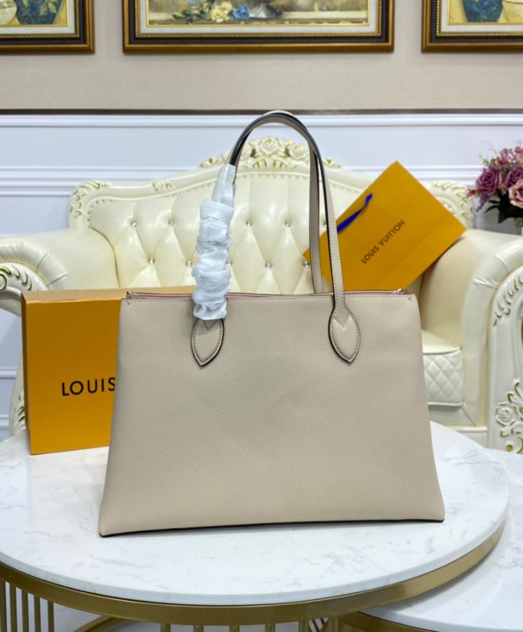 L.*V Lockme Shopper M57346