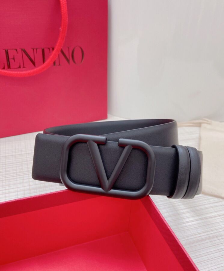 Valen.tino Vlogo Signature Calfskin Belt 40mm Black