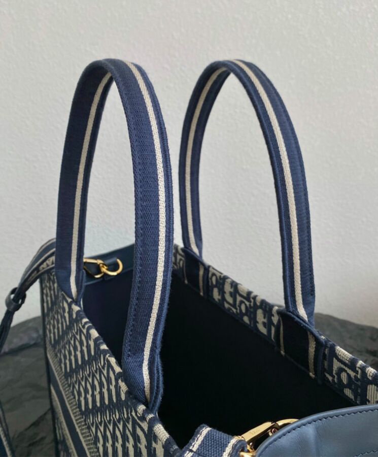 Di.ar Medium Di.ar Book Tote Dark Blue