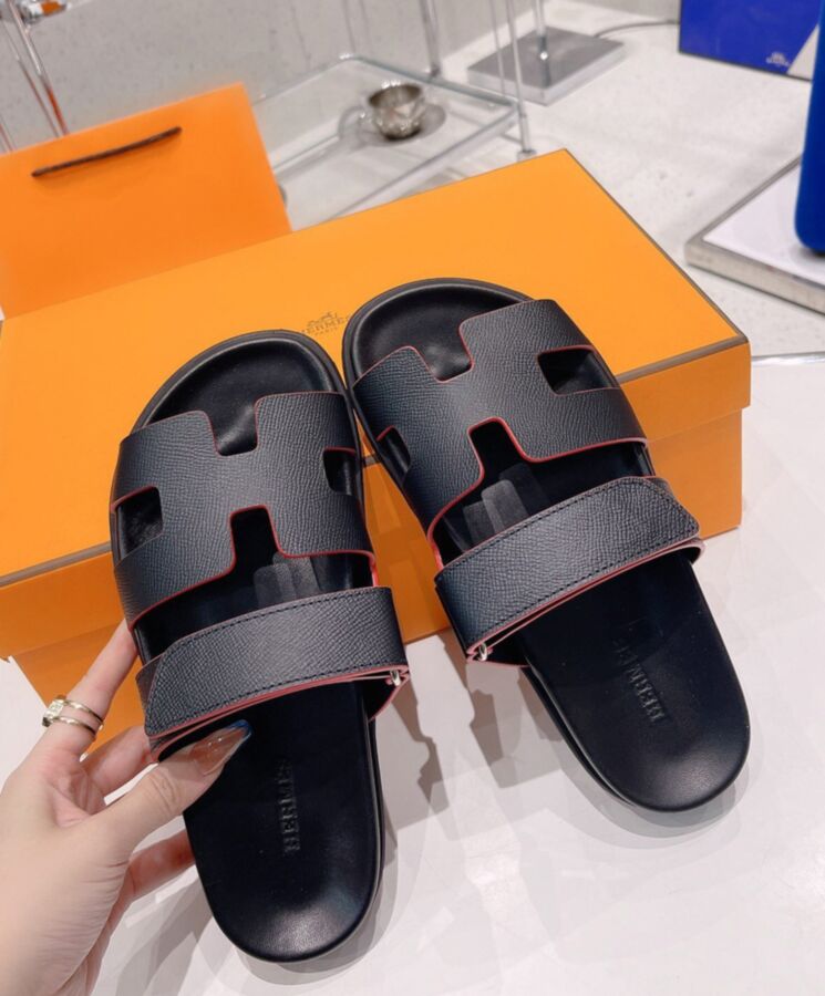 Her..mes Unisex Chypre Sandal Black