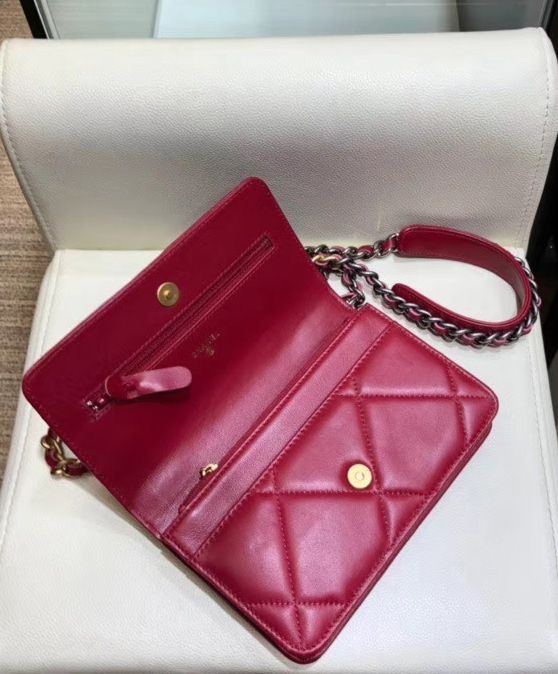 Cha.nel 19 Wallet On Chain Red