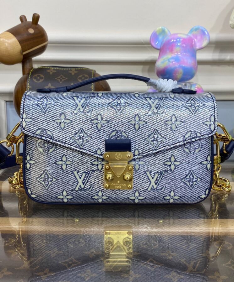 L.*V Pochette, Luxury Handbag, Monoglam Canvas, iPhone 14 Handbag, Pochette Metis East West, M22834 Blue