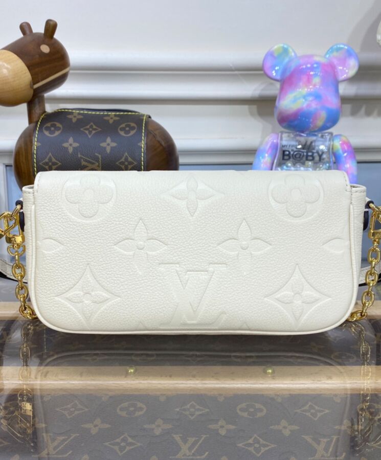 L.*V Wallet on Chain Ivy M82210 Cream