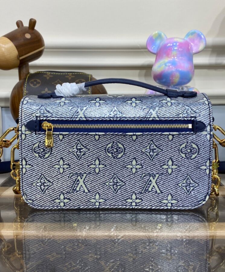 L.*V Pochette, Luxury Handbag, Monoglam Canvas, iPhone 14 Handbag, Pochette Metis East West, M22834 Blue