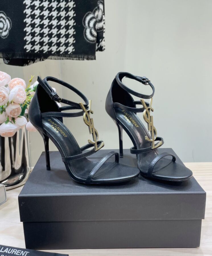 Saint.Lau.rent Women’s Cassandra Sandals In Smooth Leather Black