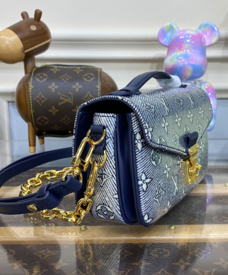 L.*V Pochette, Luxury Handbag, Monoglam Canvas, iPhone 14 Handbag, Pochette Metis East West, M22834 Blue