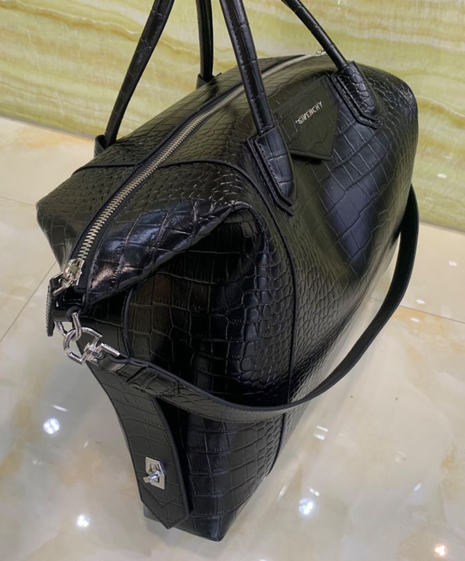 Given.*chy Medium Antigona Soft Bag In Crocodile Effect Leather Black