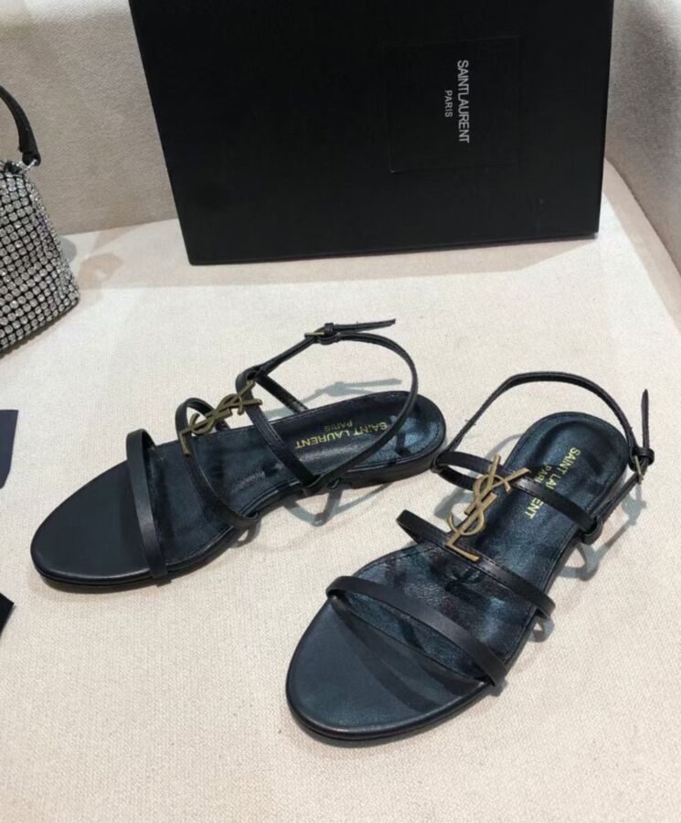 Saint.Lau.rent Women’s Cassandra Sandals In Smooth Leather Black