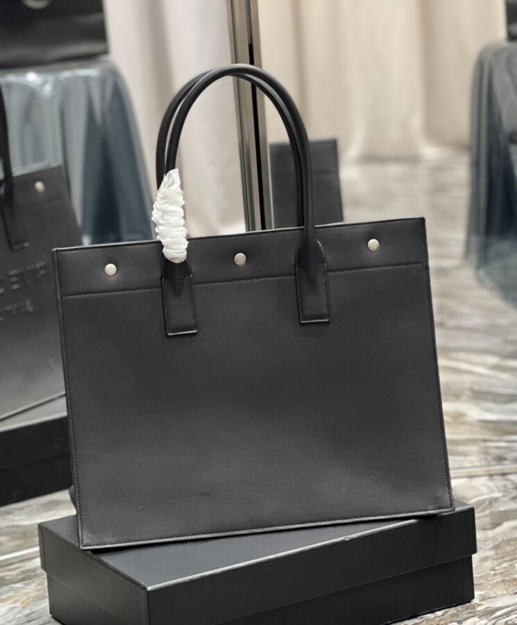 Saint.Lau.rent Rive Gauche Small Tote Bag In Smooth Leather Black