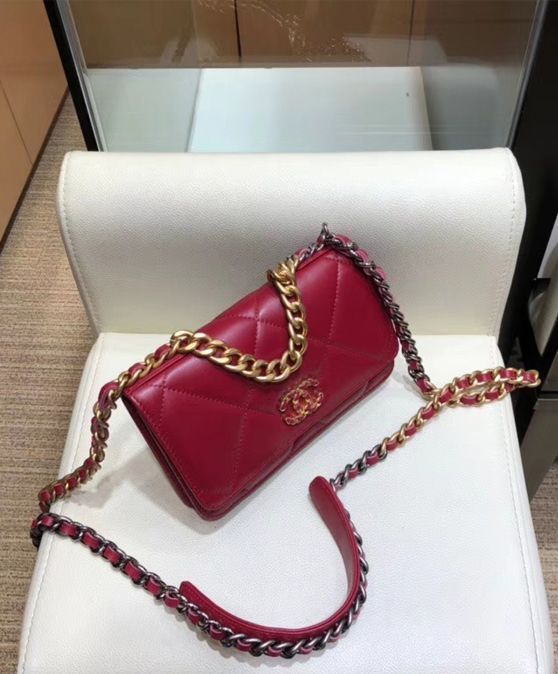 Cha.nel 19 Wallet On Chain Red