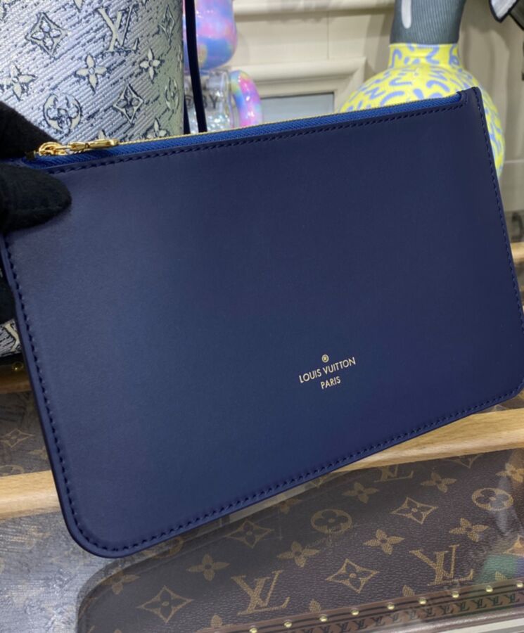 L.*V Neverfull MM M22921 Blue