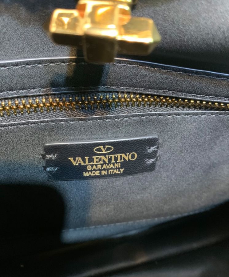 Valen.tino Garavani Roman Stud The Handle Bag Black