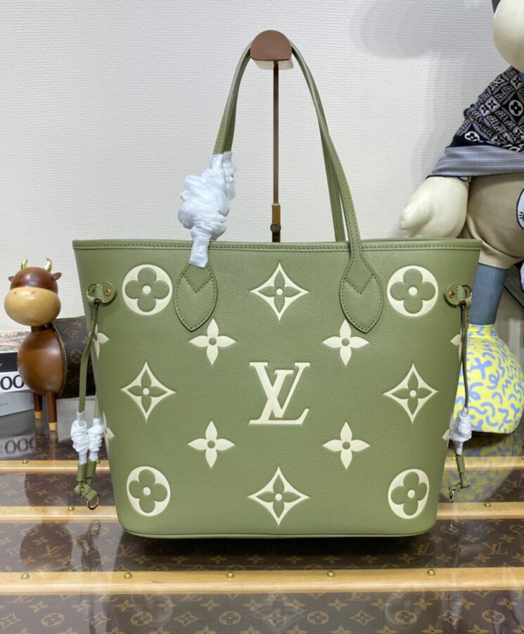 L.*V Neverfull MM M46649 Green