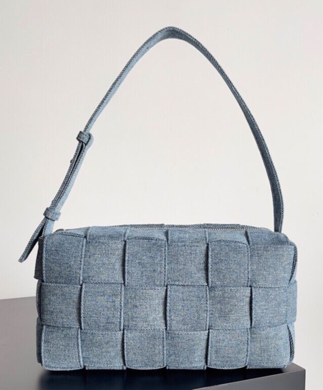 Bot.tega.Ven.eta Brick Cassette Shoulder Bag 709628 Blue