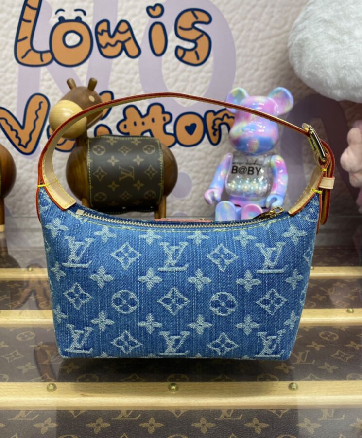 L.*V Hills Pochette M82949 Blue