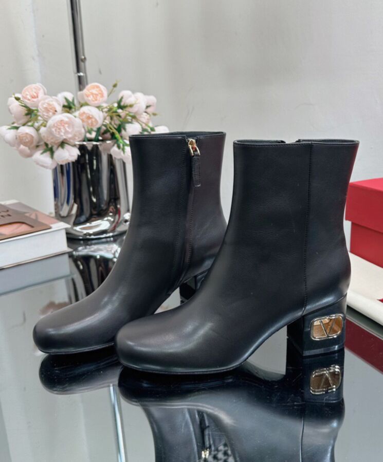 Valen.tino Garavani Heritage, Calfskin Ankle Boot, Black 60MM Boot, Luxury Leather Boots