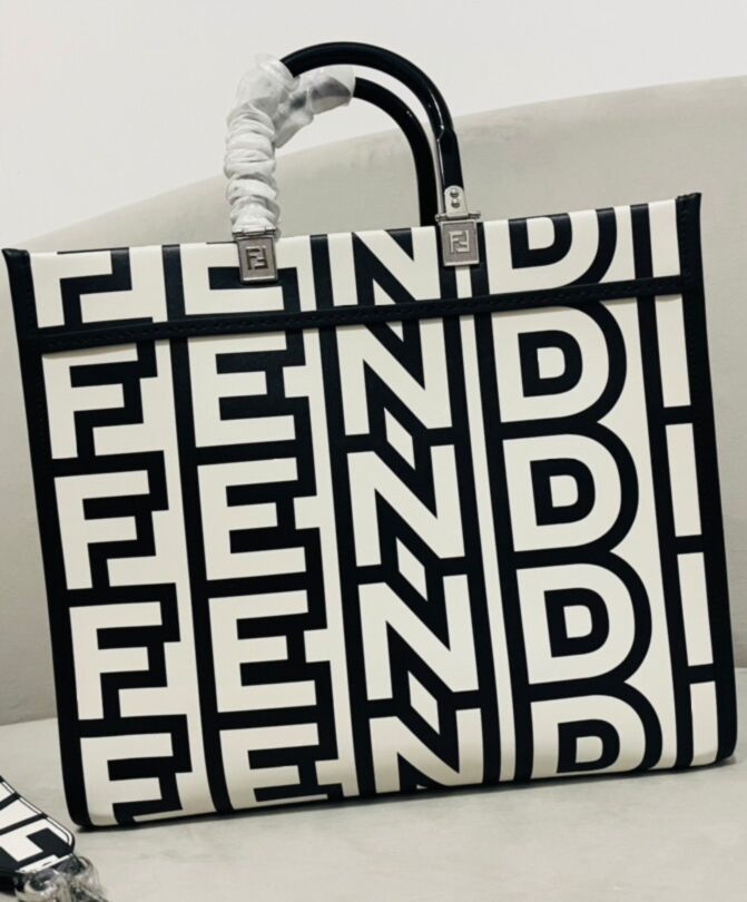 Fen.di Sunshine Medium, Fen.di Roma Capsule, Marc Jacobs Design, Luxury Leather Shopper, Black Two-tone Printed Leather Bag